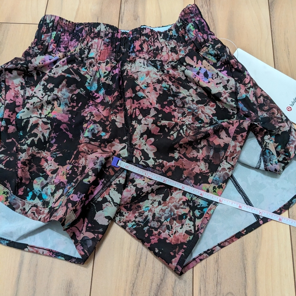NWT! Lululemon Track That MR Shorts 5" Lines In Stencil Blossom Size 2 - Picture 8 of 16